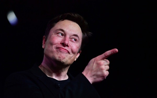 Elon Musk, addio alle auto elettriche?